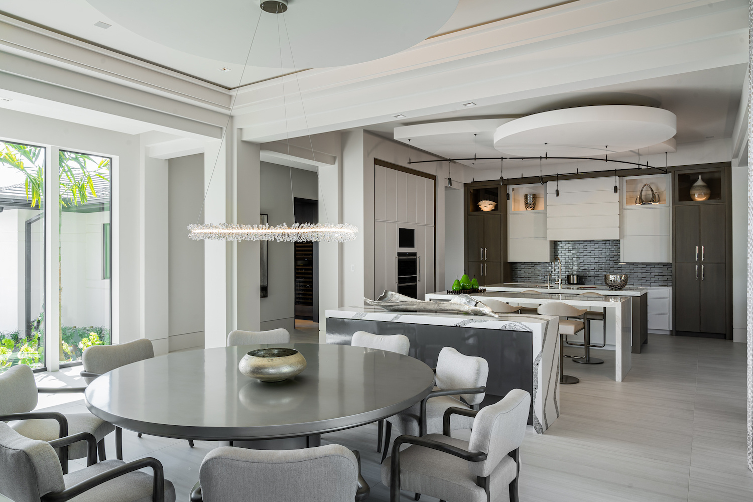 Manchen_Residence_Grey Oaks_Kitchen_and_Dining